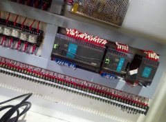 PLC發(fā)脈沖控制變頻器速度